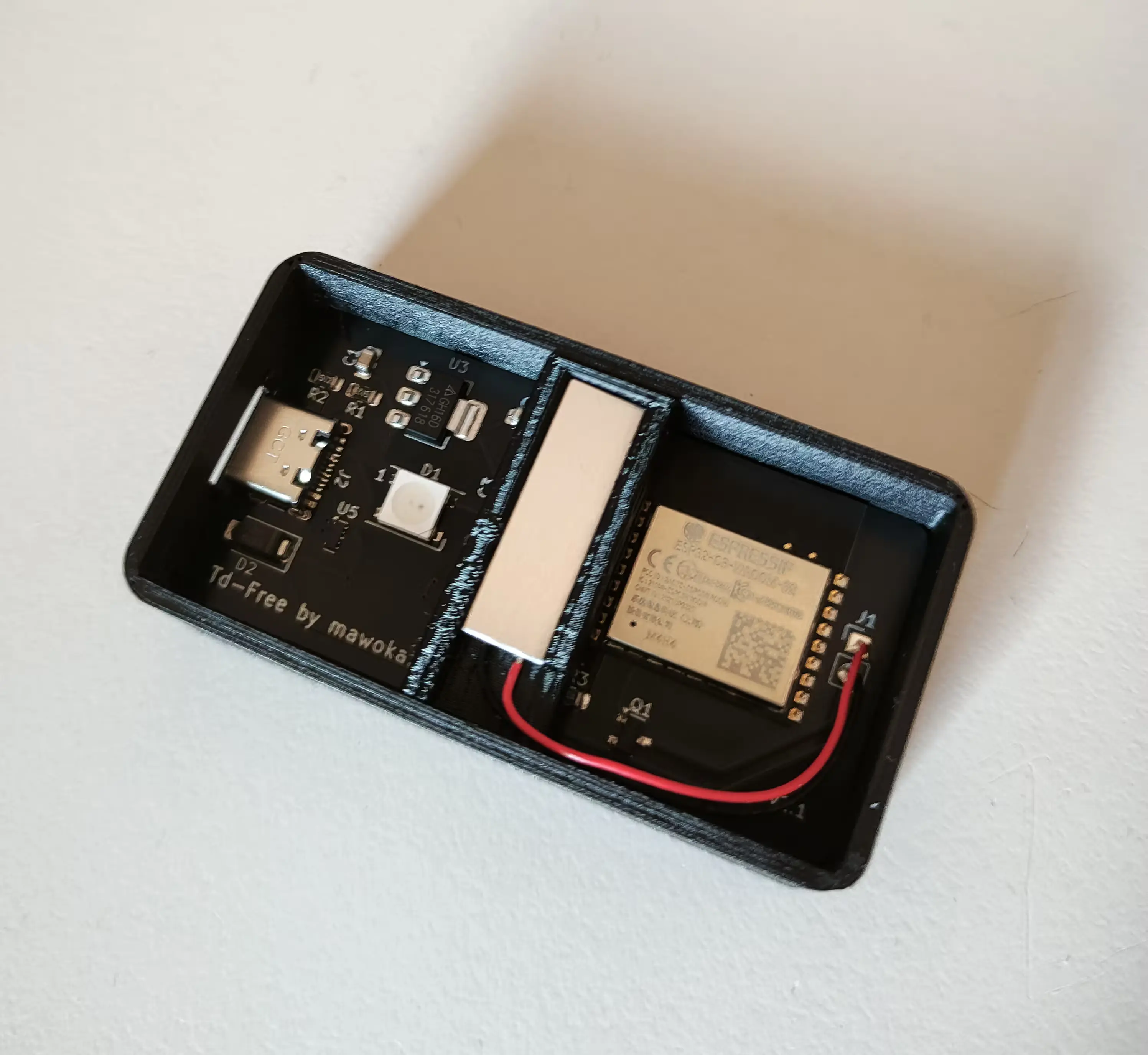 Filament Path angled to align with the sensors